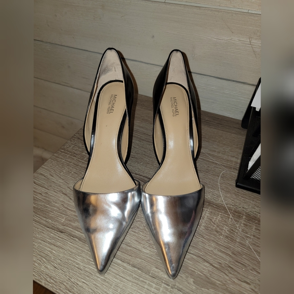 Shoes - Picture 3 of 4